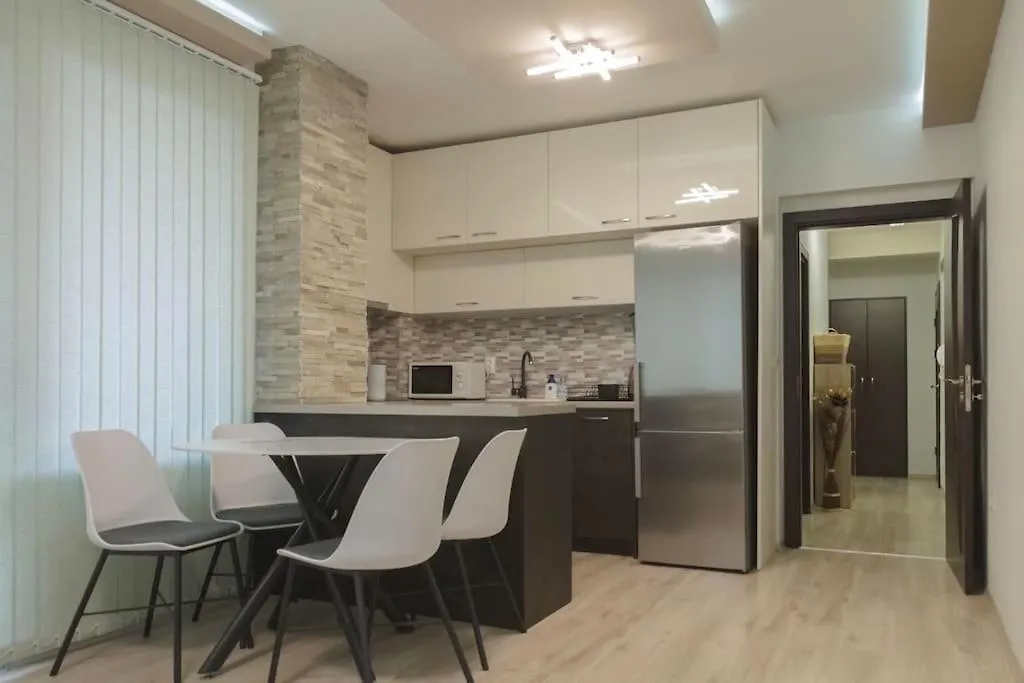 בורגאס Breeze Apartment