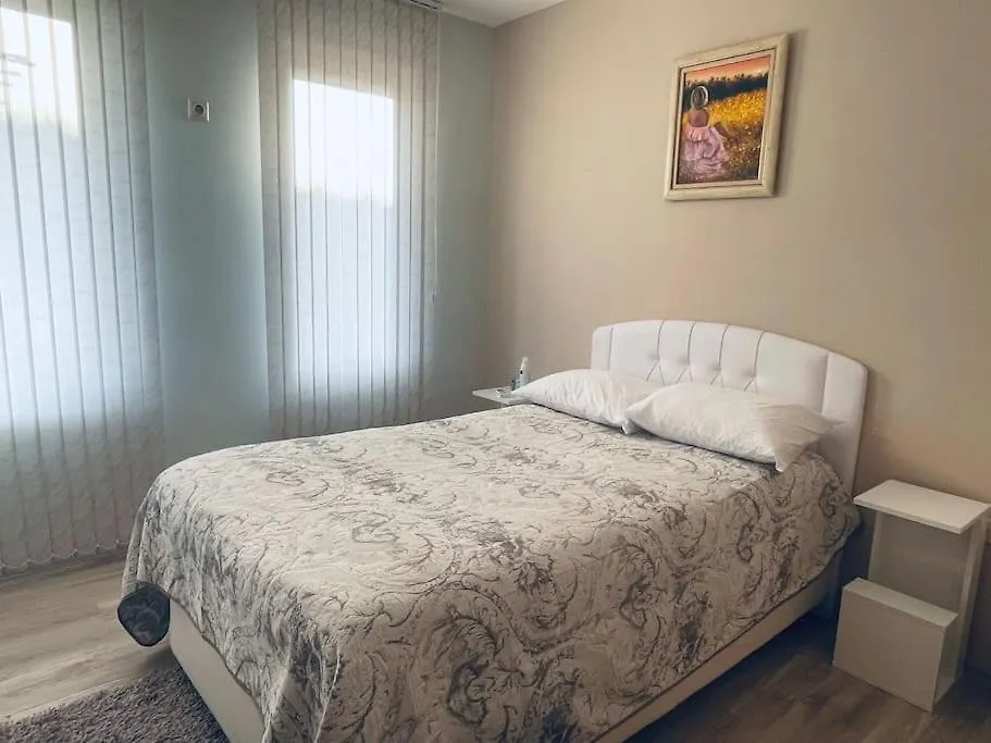 Breeze Apartment Burgas City 0*,  Bulharsko